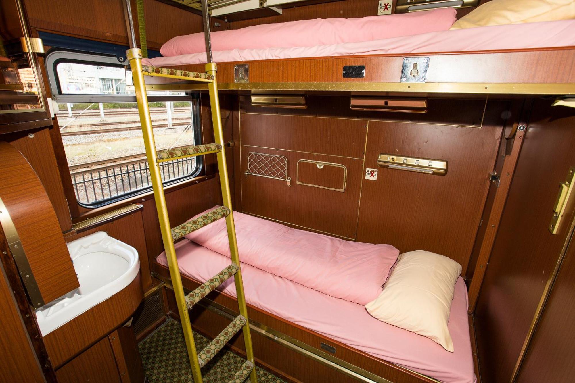 Triple Compartment,713472772:JPEG